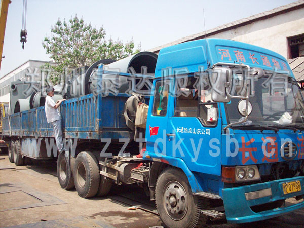 山東濟(jì)南煤氣發(fā)生爐、烘干機(jī)發(fā)貨現(xiàn)場